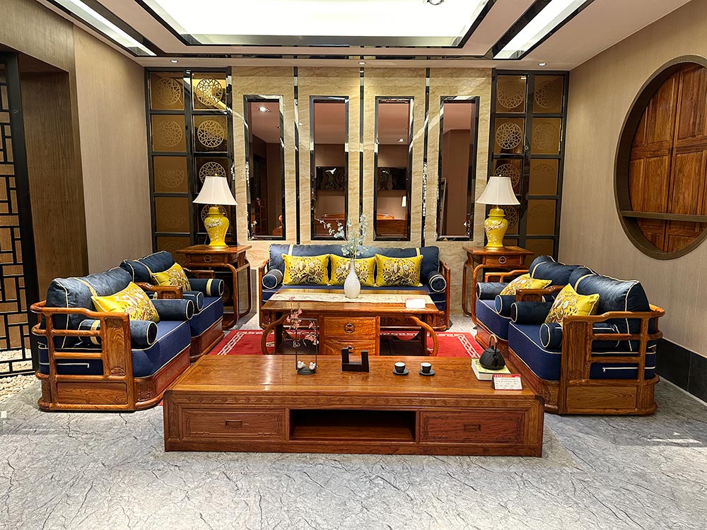 Ano ang mga katangian ng bagong estilo ng mahogany sofa?